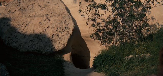 Angels at the Tomb